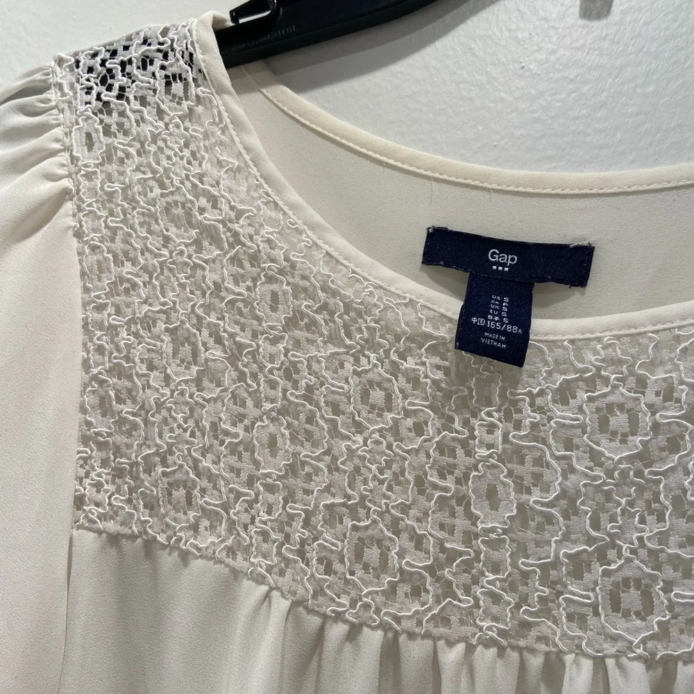 Gap blouse - Picture 2 of 3
